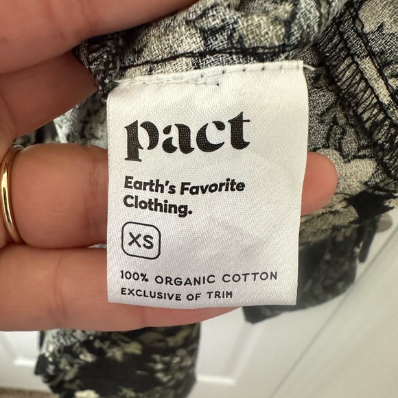 Pact Cafe Crepe Wrap Dress Black Wildflowers
Midi Organic Cotton Size XS NWT - Picture 7 of 9